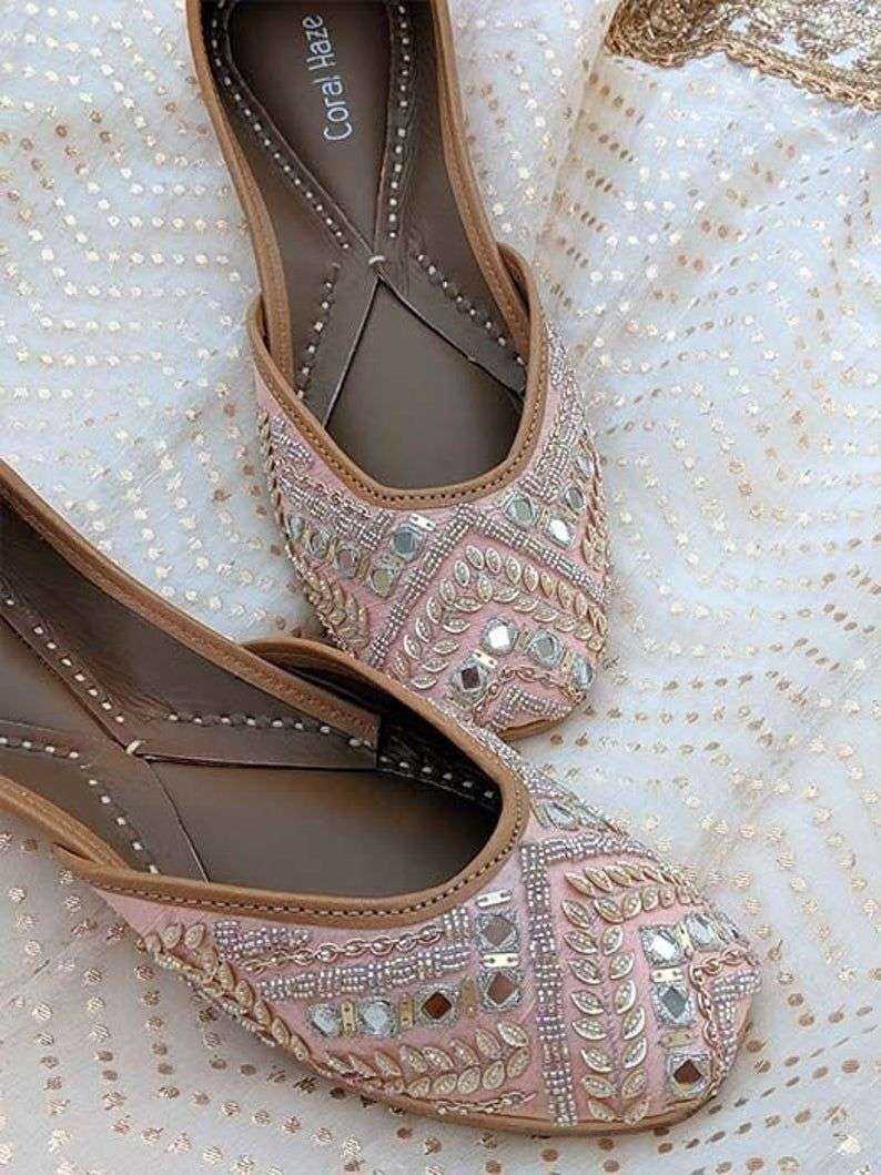 Elegant Footwear: Discover the Charm of Ladies Khussa