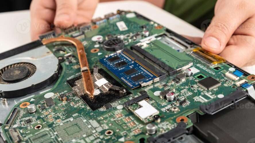 The Role of a Laptop Motherboard in Performance Optimization