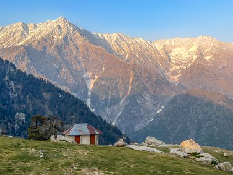 Top 8 safest Himalayan treks: journey for beginners