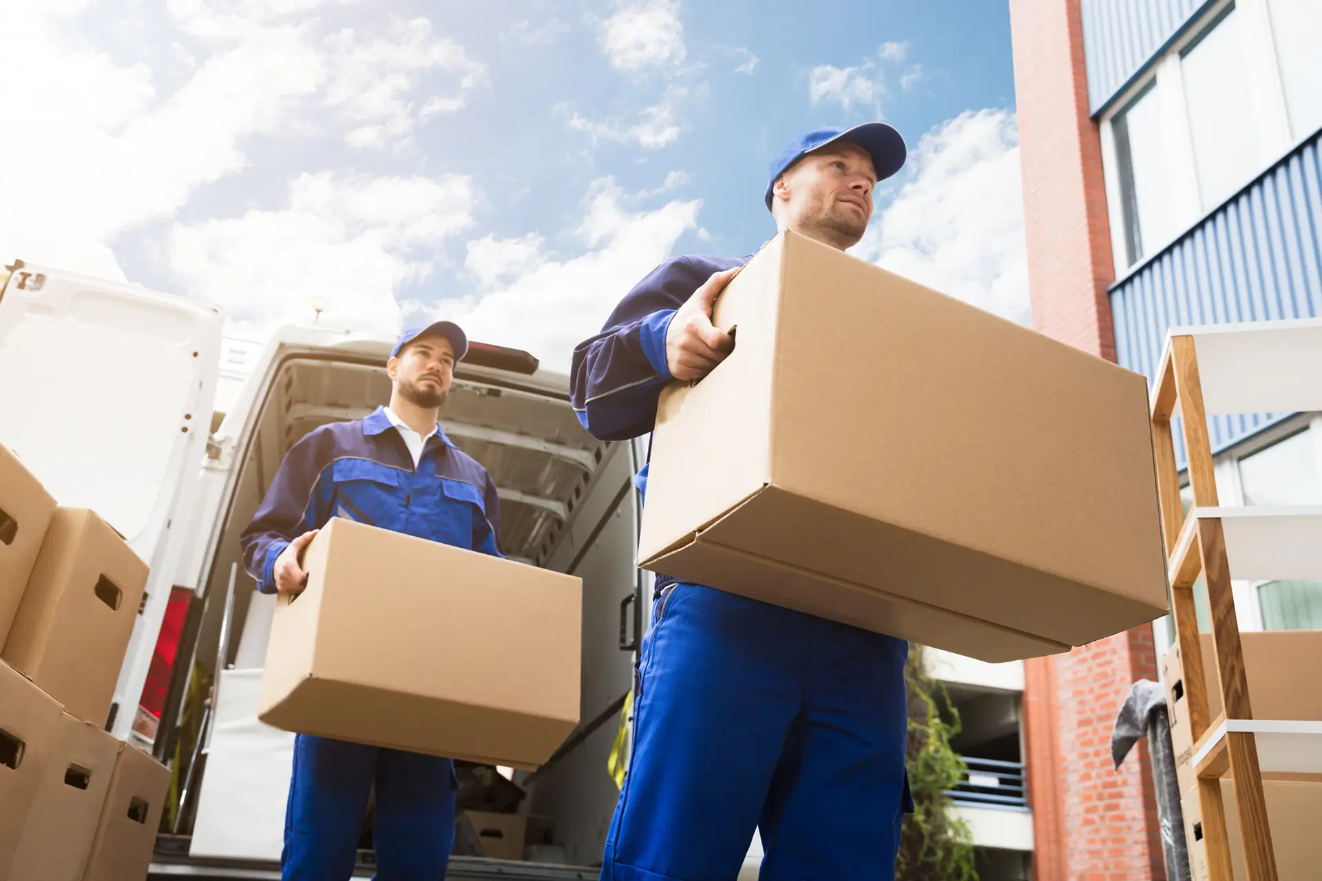 What Benefits Come With Hiring Experienced Moving Help?