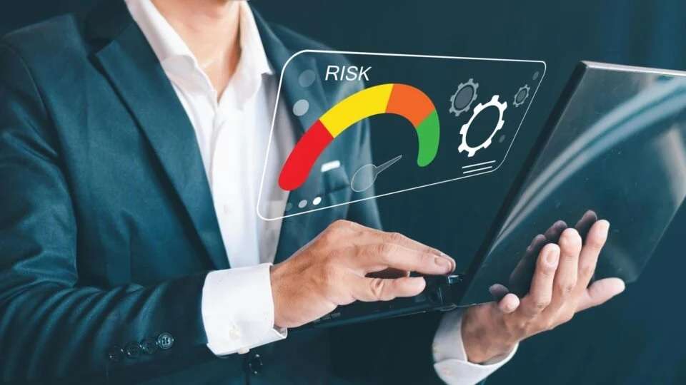 Dynamic Risk Assessment for Smarter Merchant Monitoring