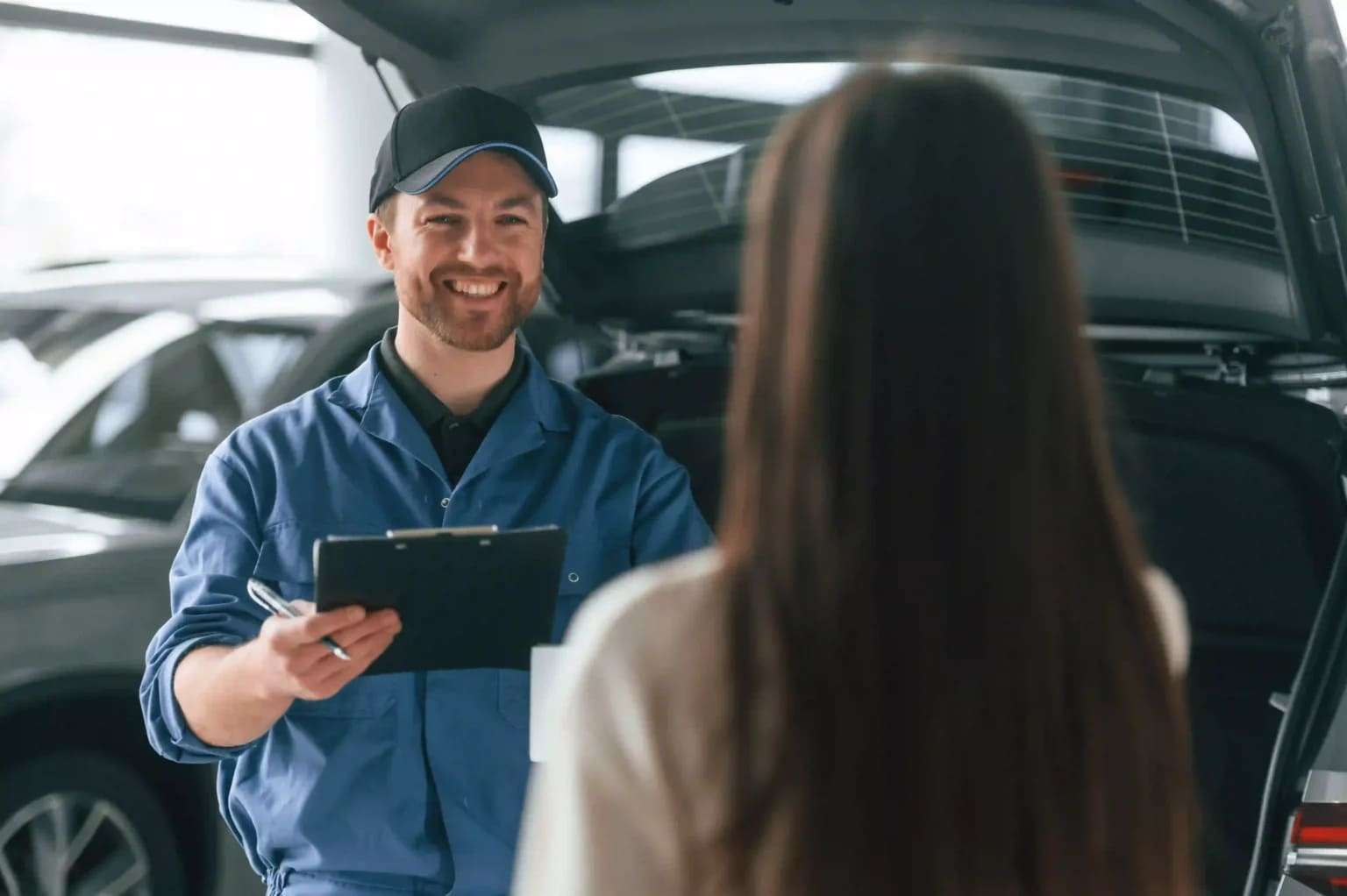 Effortless Elegance: Luxury Town Car Service at Seattle Airport